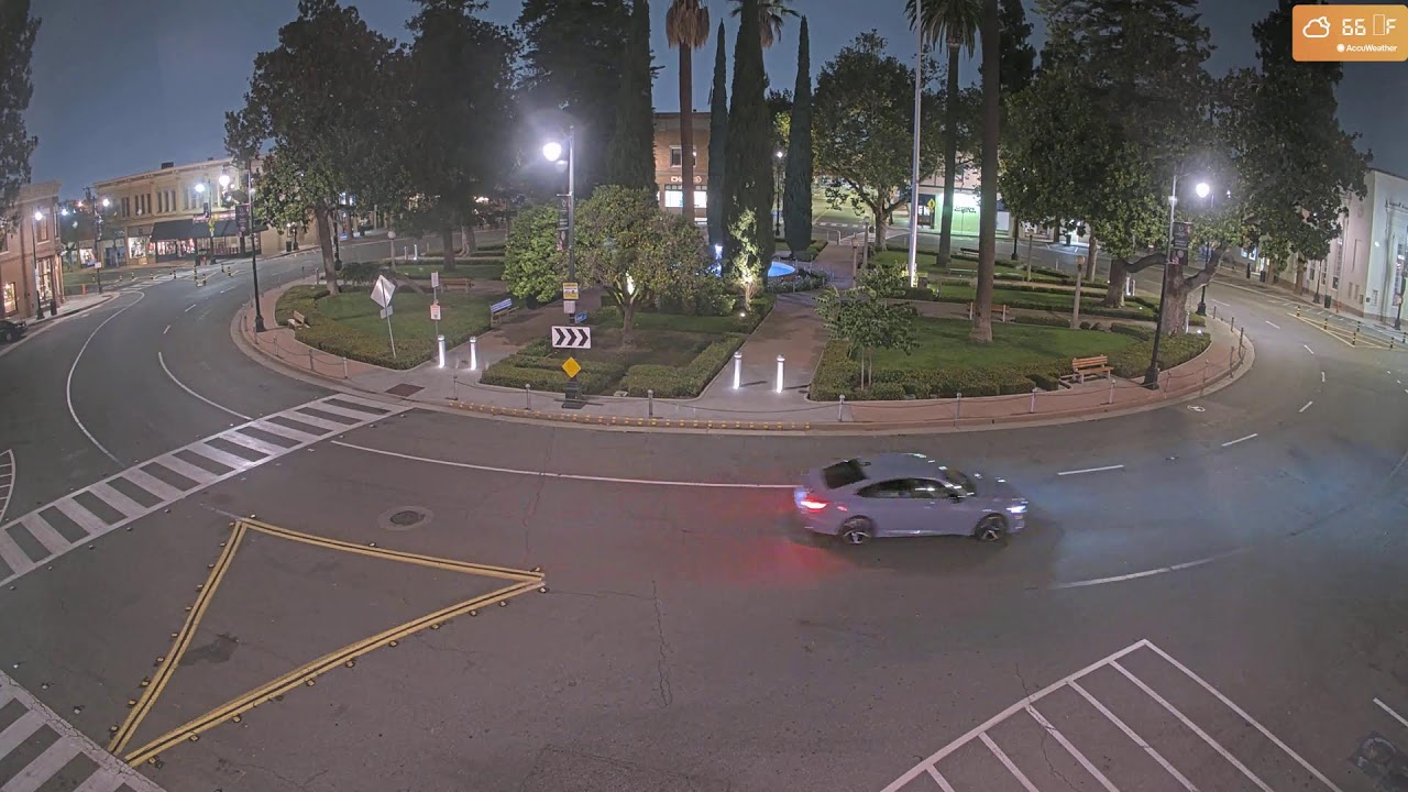 Live webcam view of Orange Plaza Circle Roundabout