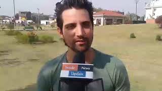 Actor Tariq imtyaz interacting with media. video