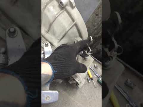 Причина плохого включения передач на Ладе Гранте