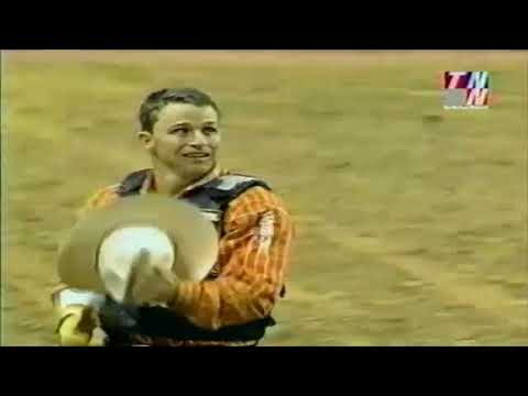 Little Yellow Jacket bucks Ty Murray - 01 PBR Baltimore