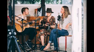 Friday Sessions #57 // &quot;Into My Arms&#39;&quot; (Nick Cave) ft. Ingrid Olava