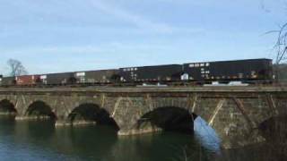 preview picture of video 'Railfanning NS Around Harrisburg 01/23/10 (Part 4 of 7): Three More at Cannon'