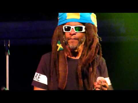 David Hinds Soundsystem - Soldiers ~ Ku Klux Klan 19-03-2016 Grounds/Rotterdam/NL