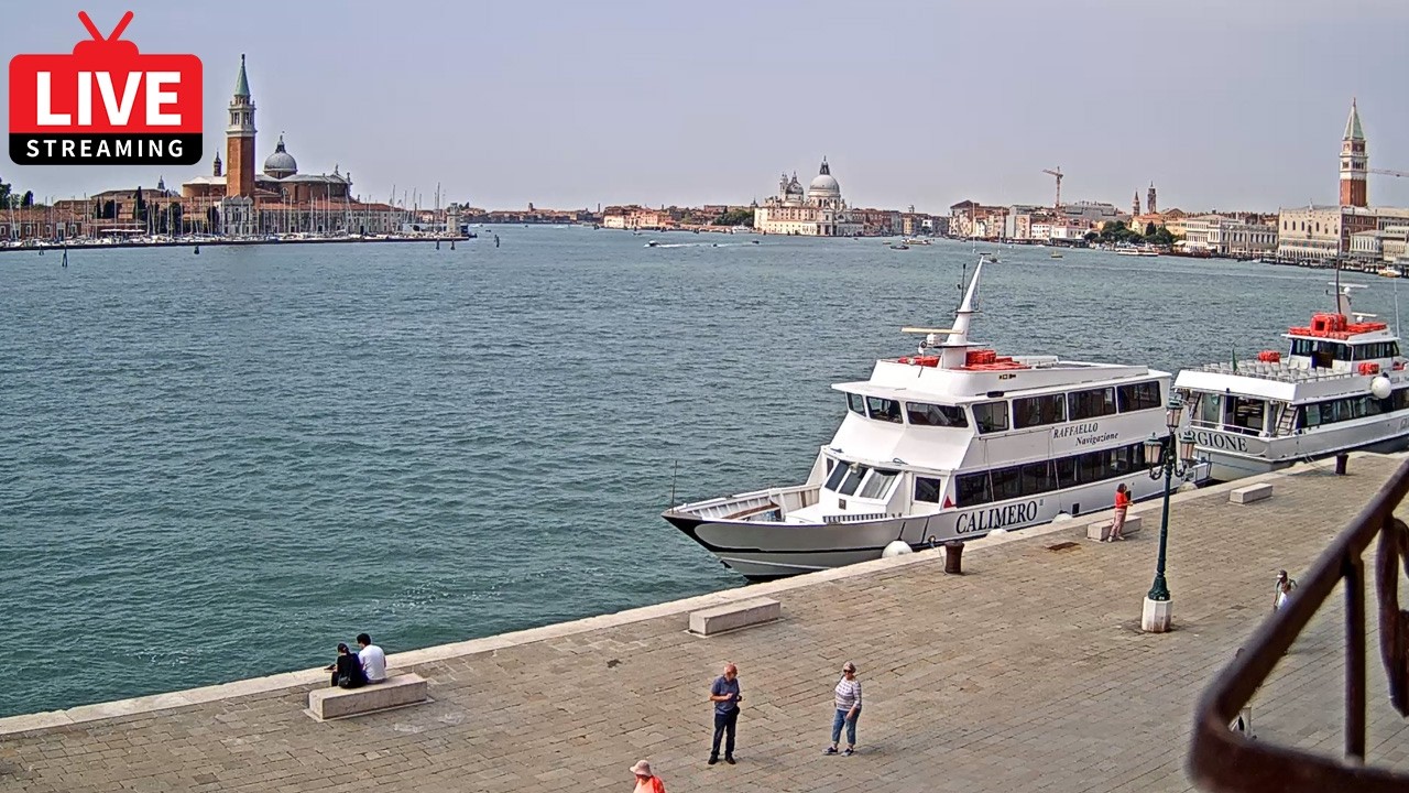 Live webcam view of Venice St. Mark's Basin Live