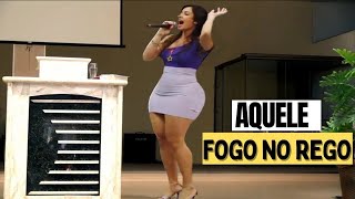 A PASTORA DEU UMA EMPOLGADA E FEZ ISSO NA IGREJA