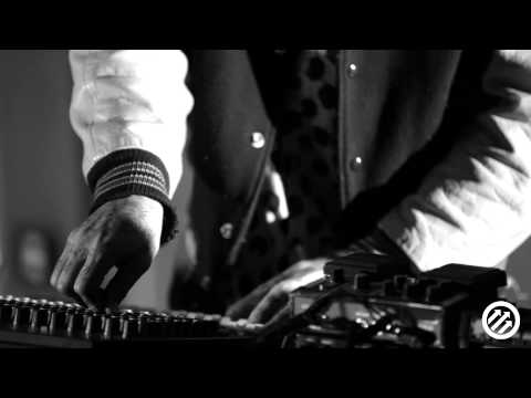 Peaking Lights perform "Midnight (In the Valley of Shadows)" - P4k Radio Session