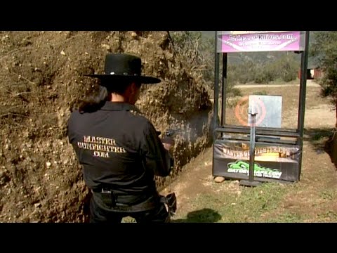 Shooting 1" & 1/2" Wide Targets - Cisko Master Gunfighter