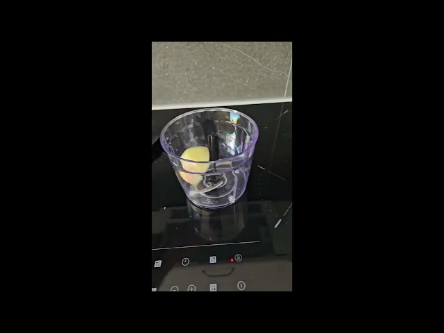 Vidéo teaser pour Trisa Stabmixer "Dynamic Blade 1500" im Test – Mike zeigt dir alle Zubehörteile