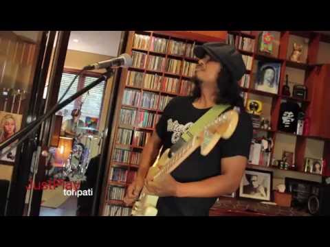 Gugun Blues Shelter : just play "KANDAS"