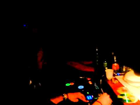 DJ Greg Coleman vs Dj Gumja @ Neuradni after maraton - 28.08.2010 Tutenkamn