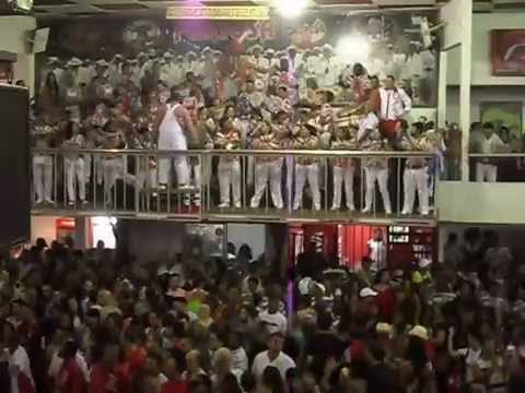 Viradouro 2001 - Bateria - Apresentação no Salgueiro