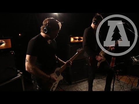 A écouter en préparant Poires pochées au sirop d'épices