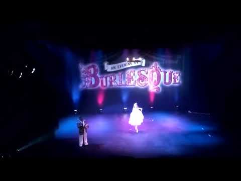 Burlesque Feather Fan Dance