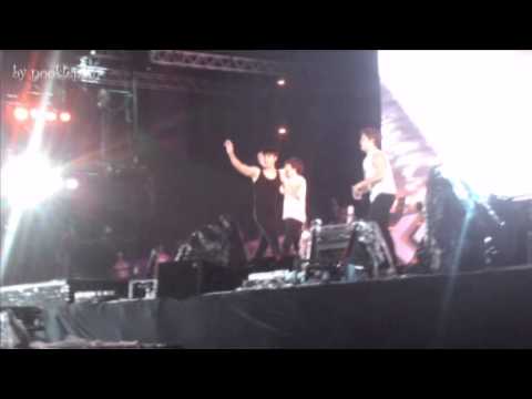 [FANCAM] 121125 Super Junior Eunhyuk[focus]  SMT BKK ENDING