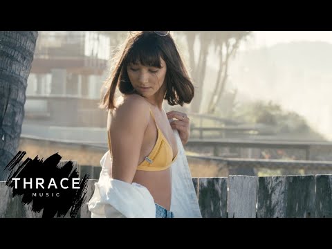 Chris Thrace - Quédate (Official Lyric Video)