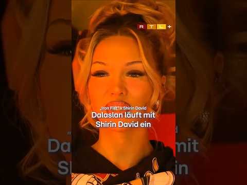 Shirin David rappt off beat beim Oktagon einlaufen