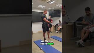 O exercício simples para ganhar força na pegada e nos dedos 🦾