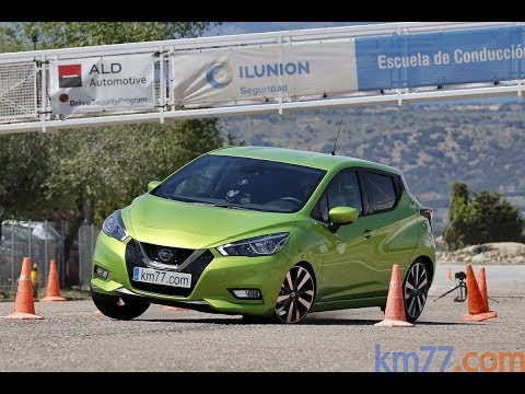 Nissan Micra 2017 – Maniobra de esquiva (moose test) y eslalon | km77.com