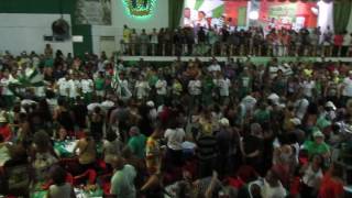 Feijoada do Império Serrano com Diogo Nogueira e um show da Sinfônica do Samba