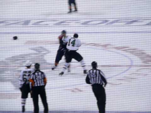 Jamie Benn vs Mike Duco