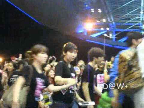 120407 HoMin TVXQ at Suvarnabhumi airport #KMWBKK