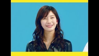 小倉優香が “セクシー5変化”＜ライダース姿＞「カーナビ 編」