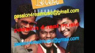 Levert KISS AND MAKE UP