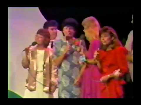 Heritage Singers (1976 group) - I Just Feel Like Something Good Is About To Happen