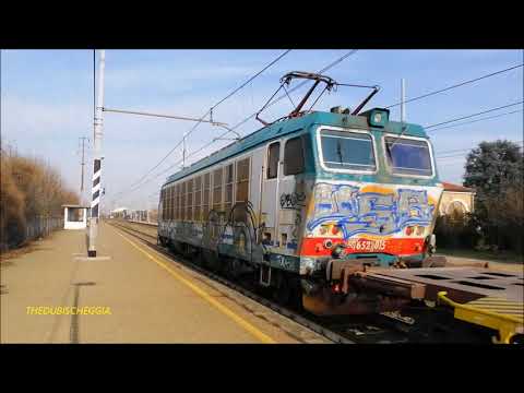 LO SPETTACOLO DEI TRENI MERCI IN TRANSITO A PONTECURONE. (AL) SAB. 8 - 2 - 2020.