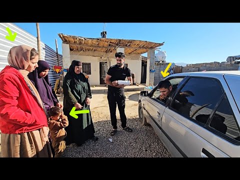 Parisa and her father come to Ashkan and Goli to marry Ali.