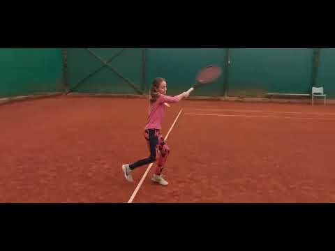 Knezevic Nadja (9) 2022 03 24  tennis practice