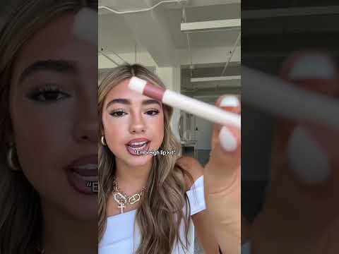 #embreighcourtlyn #relatable #glowhouse #lipkit #lipcombo #influencer #fashion