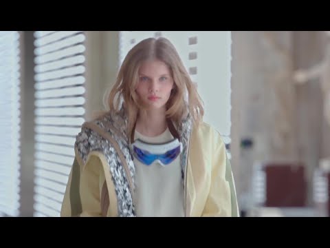 Louis Vuitton Fashion Show 2021 (FW21) Paris Fashion Week 👗