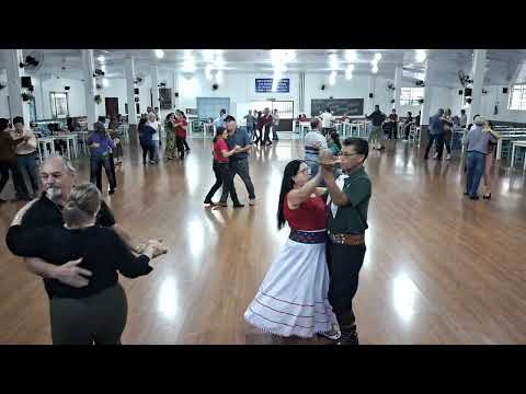 Sábado a tarde no Valdir Trentin clube do Vovô em Chopinzinho no Paraná(com marcos e margarida)