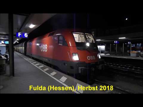 ÖBB BR 1016/1116 (Siemens Taurus) im Hauptbahnhof mit Anfahrtonfolge im Herbst 2018