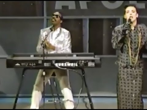 Stevie Wonder & Boy George Live at The Apollo 1985 Motown Special - Part Time Lover