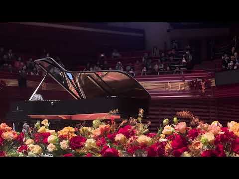 Encore by Bruce Liu. Accurate musical and elegant.