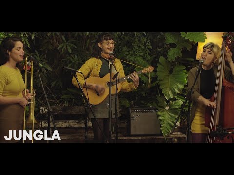 Bourbon SweetHearts - "Got a Minute?" - Backyard Session