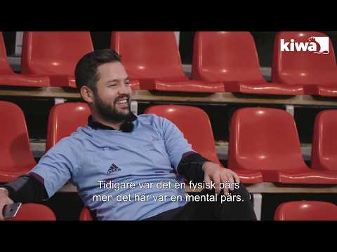 Domarexperimentet - Tutto Balutto testar att gå i Stefan Johannessons skor