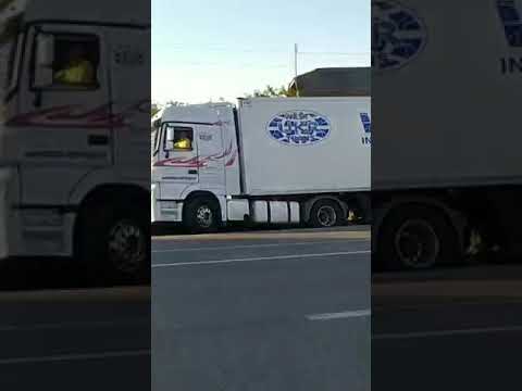 У Креховичах фура злетіла у кювет. ВІДЕО