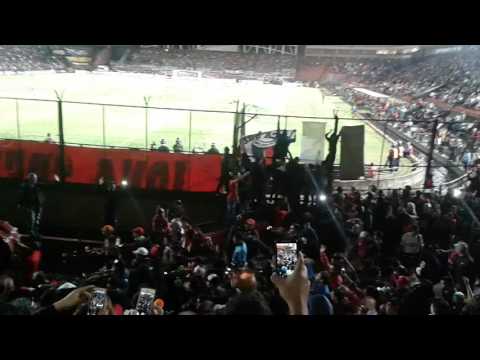 "Yo soy santafesino - Entrada Los de Siempre" Barra: Los de Siempre • Club: Colón