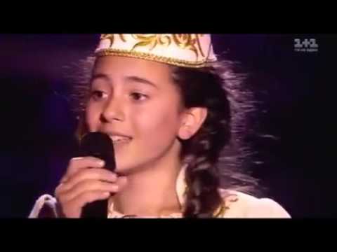 Tatar kızı Ukrayna'da yarışmada Türkçe şarkı söylüyor: "Doktor Civanım".