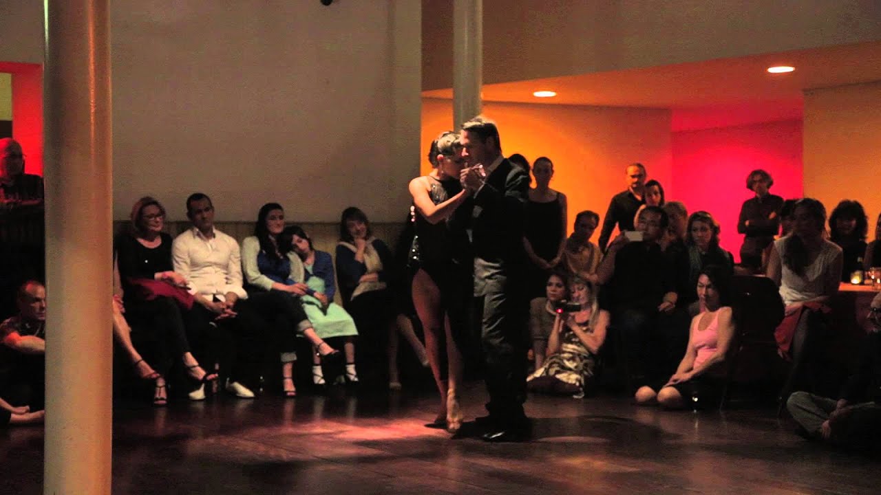 Video thumbnail for Samantha Dispari & Santiago Fina at Santa Milonguita part 1