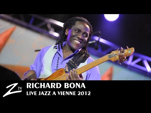 Richard Bona - Engingilaye - LIVE HD