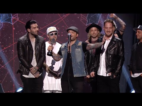 APMAs 2015: Sleeping With Sirens' "Kick Me" wins Song Of The Year presented by Epitaph Records