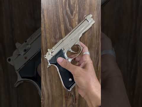 Beretta 92 FS in chrome