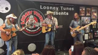 Jon Pardi- Head Over Boots- Looney Tunes Records 6/21/16