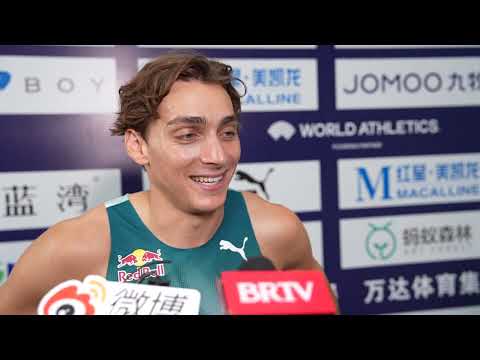 'It's crazy' - Duplantis after breaking world pole vault record with 6.24m in China.