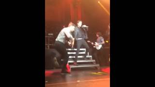 Cliff Richard Royal Albert Hall 17.october 2015 - great Balls of fire (end)