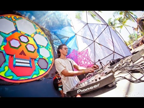 Dre @ Universo Paralello Festival 12 - Pratigi BA - Brasil